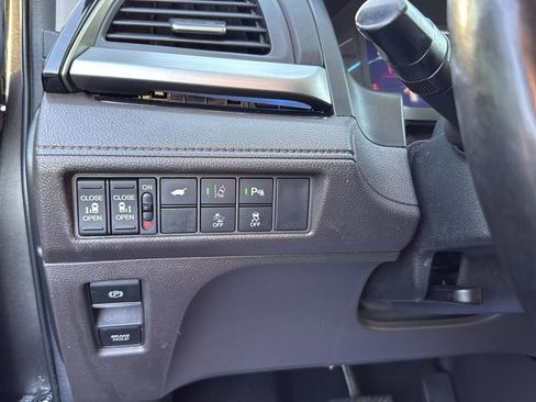 Used 2018 Honda Odyssey Elite image 13