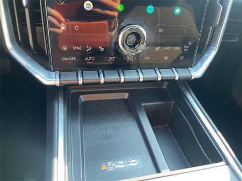 Used 2025 GMC Acadia Elevation image 14