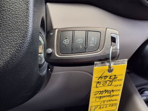Used 2021 Hyundai Venue SEL w/ Cargo Package FWD image 11