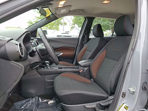 Used 2023 Nissan Kicks SR FWD image 13