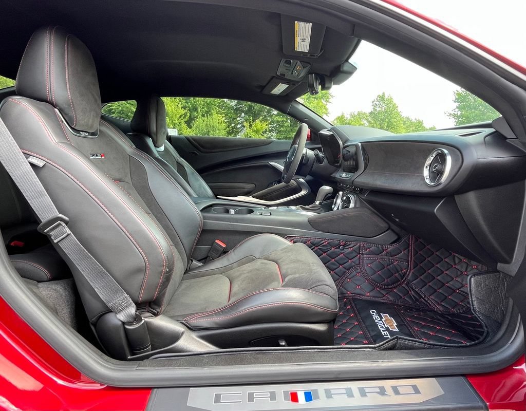 Used 2020 Chevrolet Camaro ZL1 RWD image 33