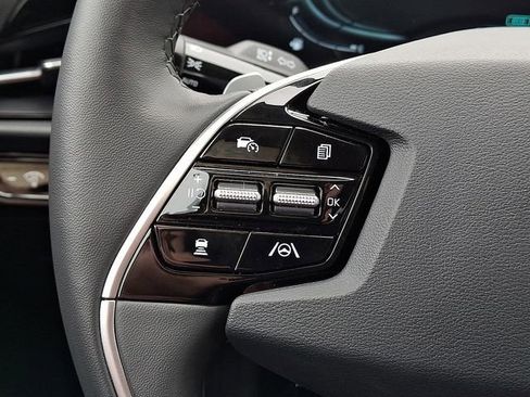 Certified 2025 Kia Niro EX w/ EX Cold Weather Package image 19