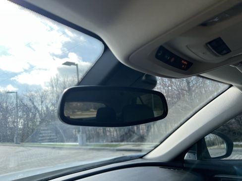 Used 2021 Buick Envision Essence w/ Sport Touring Package image 25