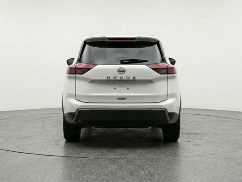 Used 2025 Nissan Rogue SV image 7