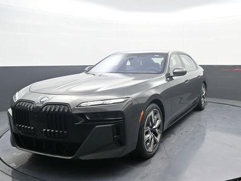 Used 2023 BMW 760i xDrive w/ Executive Package AWD/4WD image 1