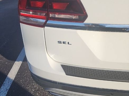 Used 2018 Volkswagen Atlas SEL AWD/4WD image 10