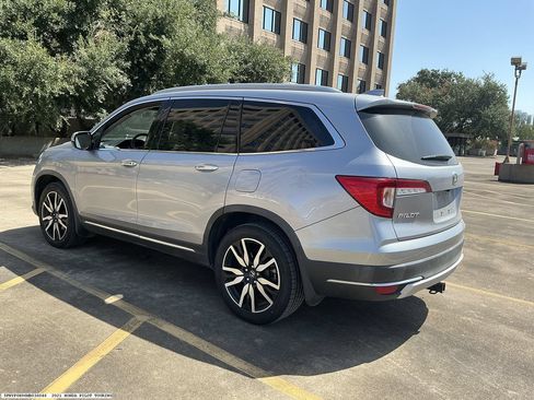 Used 2021 Honda Pilot Touring image 5