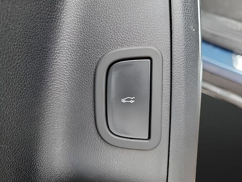 Used 2025 Buick Enclave Preferred image 20