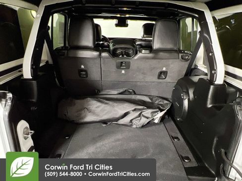 Used 2021 Jeep Wrangler Unlimited Rubicon w/ Uconnect 4C Nav & Sound Group image 13