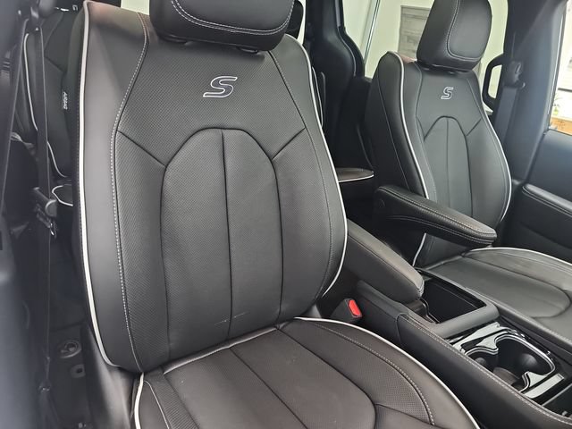 New 2027 Chrysler Pacifica Limited AWD/4WD image 31