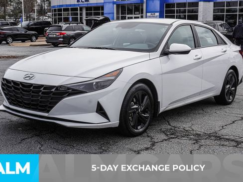 Used 2023 Hyundai Elantra SEL image 5
