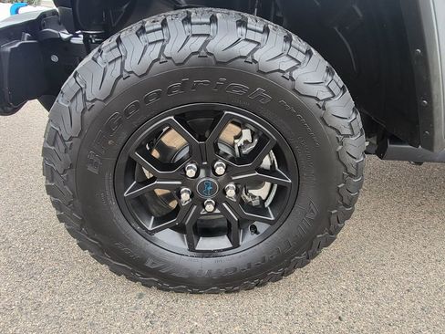 Used 2024 Jeep Wrangler Unlimited image 12