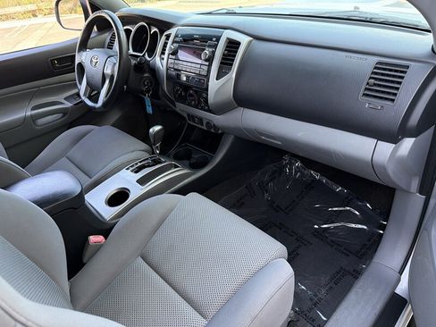 Used 2012 Toyota Tacoma PreRunner w/ TRD Sport Pkg RWD image 12