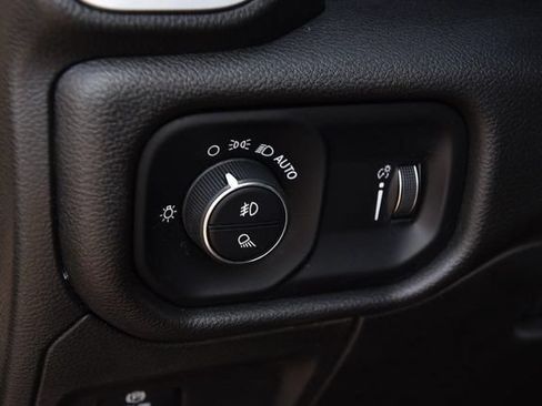 Used 2022 RAM 1500 Big Horn AWD/4WD image 11