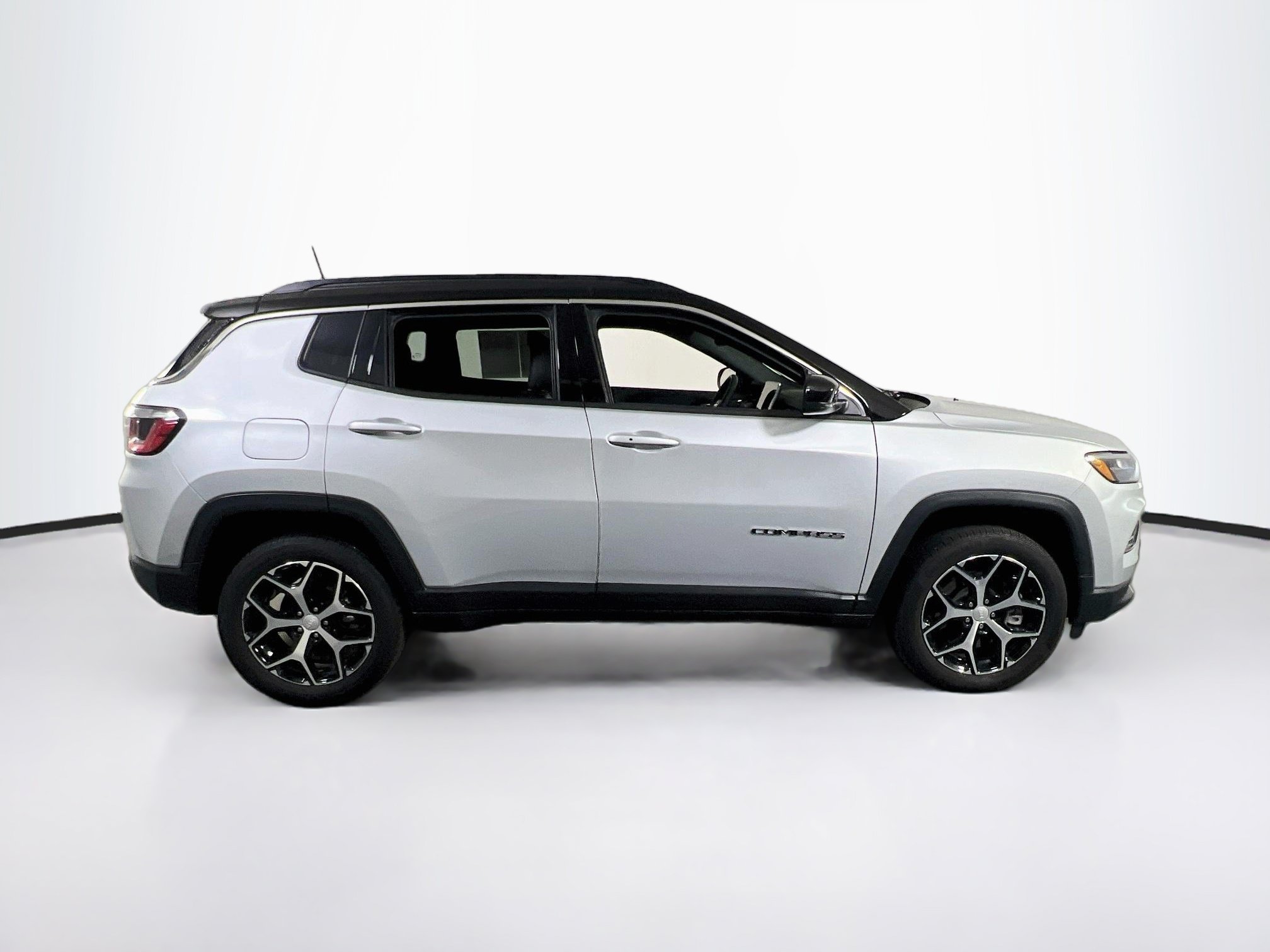 Used 2024 Jeep Compass Limited AWD/4WD image 4