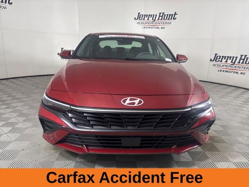 Used 2024 Hyundai Elantra SEL w/ Convenience Package FWD image 3