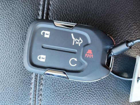 Used 2023 GMC Terrain SLE w/ Driver Convenience Package image 51