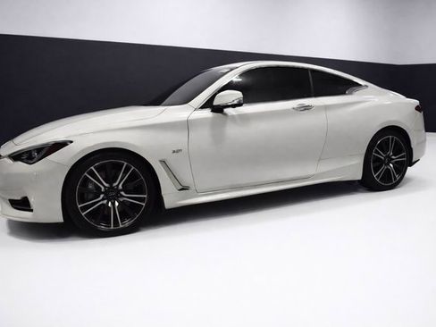 Used 2018 INFINITI Q60 3.0t Sport w/ Sensory Package 3.0T Sport image 10