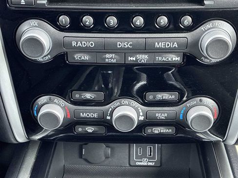 Used 2019 Nissan Pathfinder SV FWD image 16