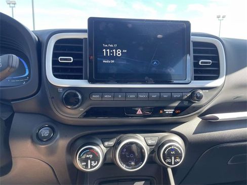 Certified 2025 Hyundai Venue Limited image 19