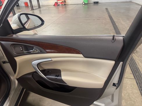 Used 2016 Buick Regal FWD image 18