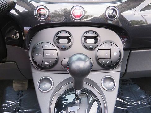 Used 2013 FIAT 500 Lounge FWD image 21
