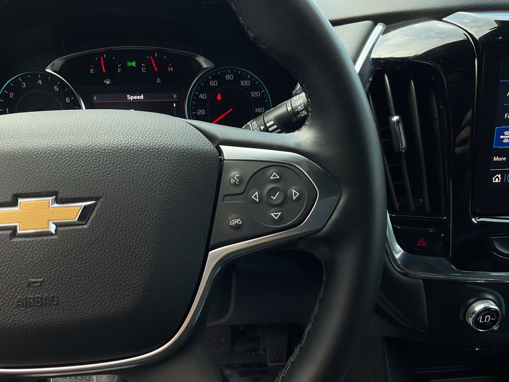 Used 2023 Chevrolet Traverse LT FWD image 12