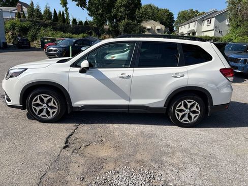 Used 2024 Subaru Forester Premium AWD/4WD image 4
