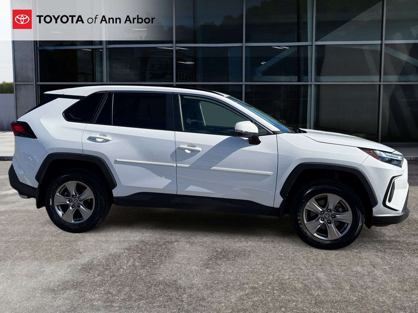 Used 2024 Toyota RAV4 XLE w/ Convenience Package AWD/4WD image 12