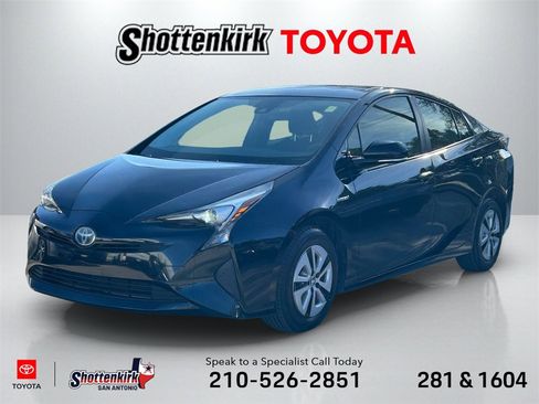 Used 2018 Toyota Prius Two image 1