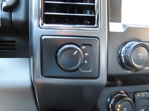 Used 2019 Ford F150 XLT image 28