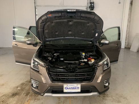 Used 2017 Subaru Forester 2.5i Premium w/ All-Weather Package image 32