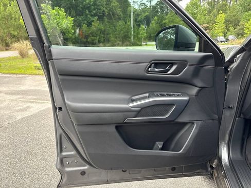 Used 2025 Nissan Pathfinder Rock Creek AWD/4WD image 4
