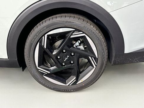 New 2025 Kia K4 EX image 11