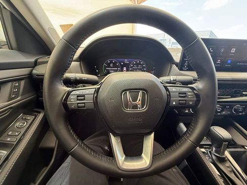 Used 2024 Honda Accord Touring image 16