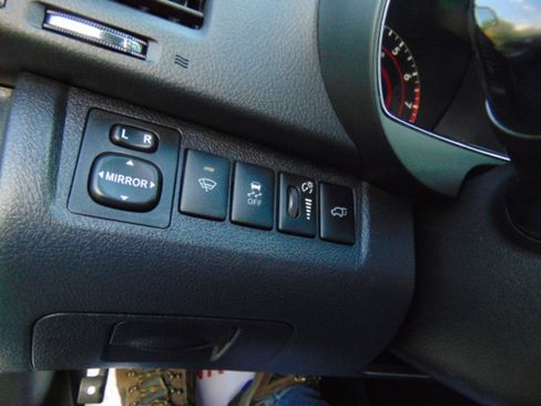 Used 2012 Toyota Highlander Limited w/ Tow Pkg FWD image 14
