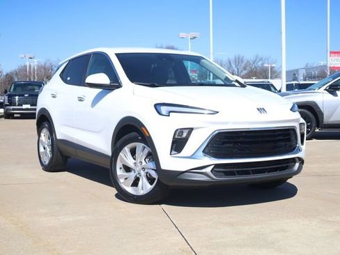 Used 2025 Buick Encore GX Preferred image 2