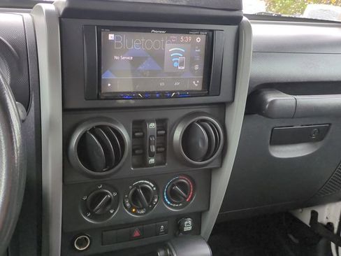 Used 2010 Jeep Wrangler Unlimited Sport image 15