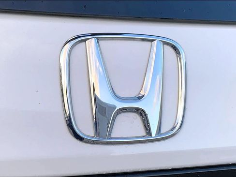 Used 2023 Honda Pilot Touring image 32