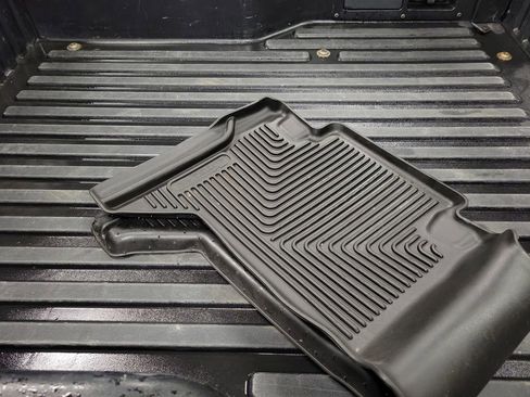 Used 2017 Toyota Tacoma TRD Off-Road w/ Premium & Technology Package image 10