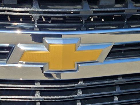 Used 2021 Chevrolet Silverado 1500 LT AWD/4WD image 30