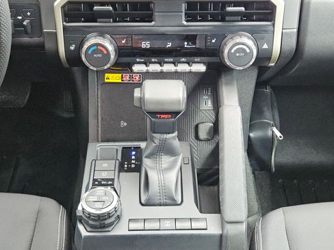 Used 2024 Toyota Tacoma TRD Off-Road w/ TRD Off Road Upgrade Package AWD/4WD image 19