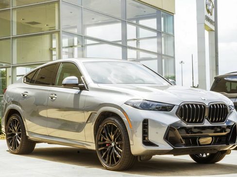 Used 2025 BMW X6 xDrive40i w/ Executive Package AWD/4WD image 4
