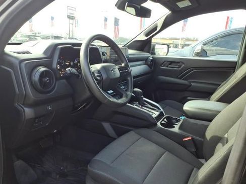 Used 2024 Chevrolet Colorado Trail Boss w/ Advanced Trailering Package image 7