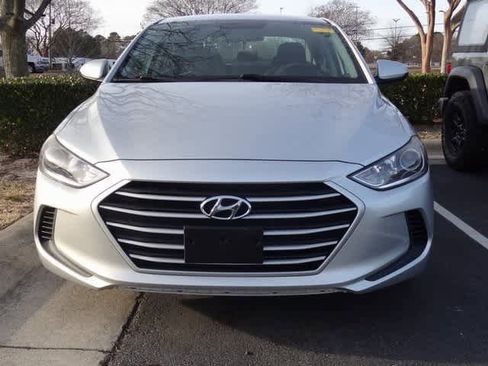 Used 2018 Hyundai Elantra SE w/ SE Connectivity Package 04 image 2