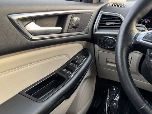 Used 2016 Ford Edge Titanium image 30