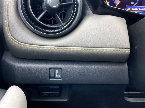 Certified 2024 Chevrolet Colorado ZR2 w/ ZR2 Convenience Package III image 32