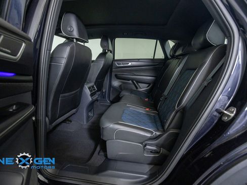 Used 2024 Volkswagen Atlas Cross Sport SEL Premium R-Line AWD/4WD image 28