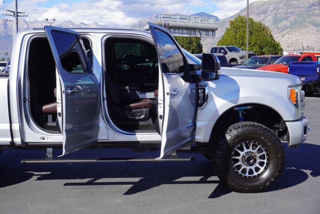 Used 2017 Ford F250 Platinum w/ Platinum Ultimate Package AWD/4WD image 25