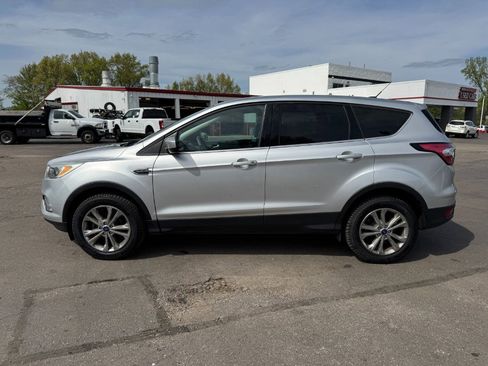 Used 2017 Ford Escape SE FWD image 2